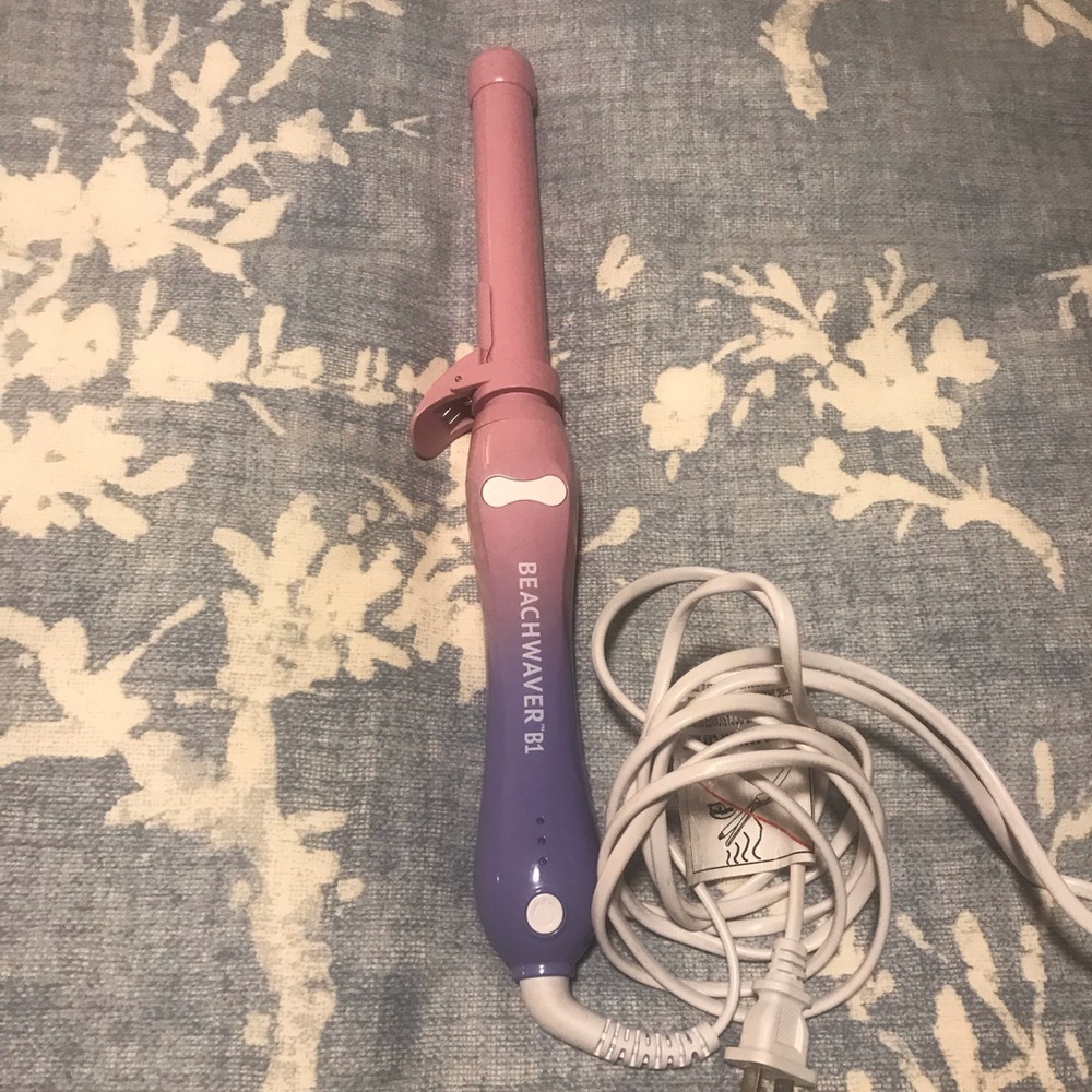 Beach waver ombré curling iron.